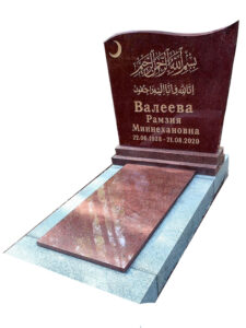 Памятник из красного гранита в Новороссийске