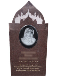 Памятник из красного гранита в Новороссийске